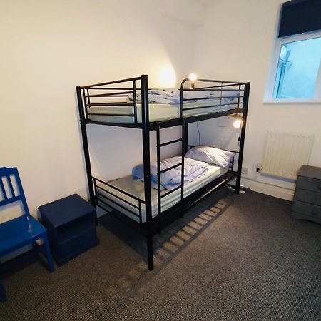Ocean Backpackers Self-Catering Hostel Ilfracombe Buitenkant foto