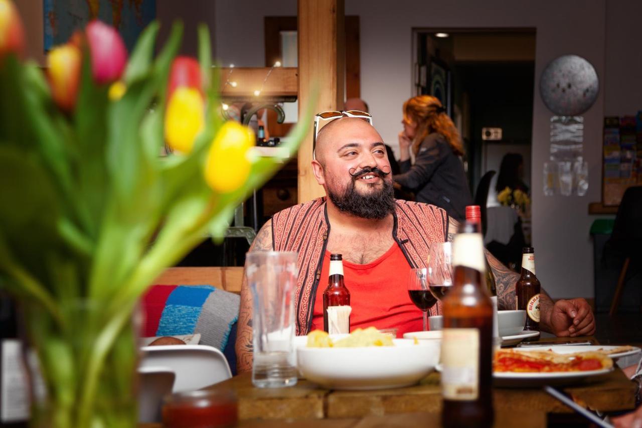 Ocean Backpackers Self-Catering Hostel Ilfracombe Buitenkant foto
