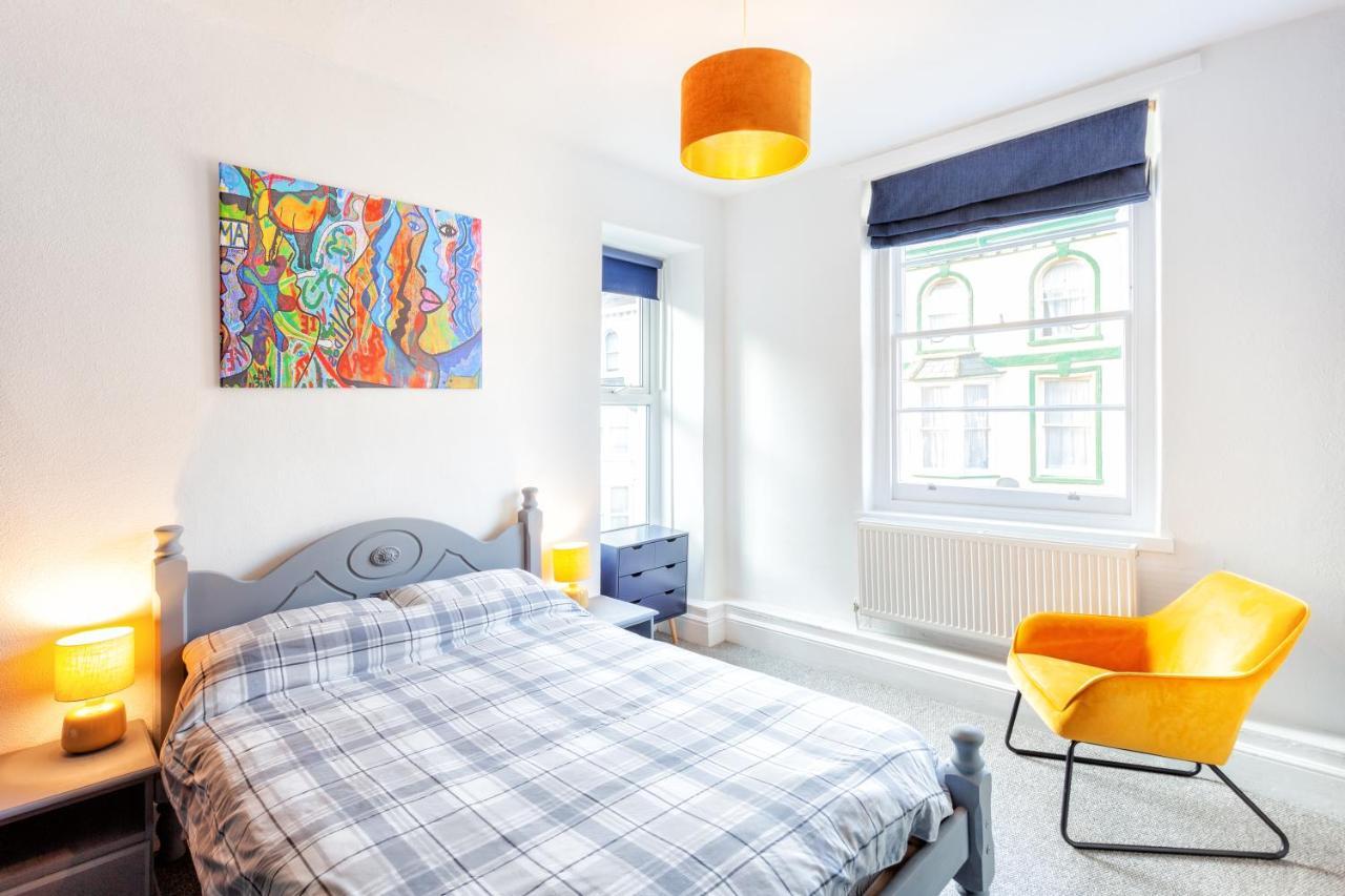 Ocean Backpackers Self-Catering Hostel Ilfracombe Buitenkant foto