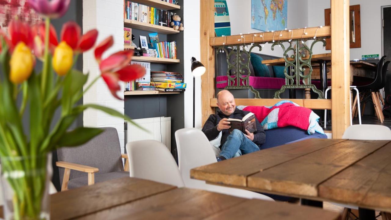 Ocean Backpackers Self-Catering Hostel Ilfracombe Buitenkant foto