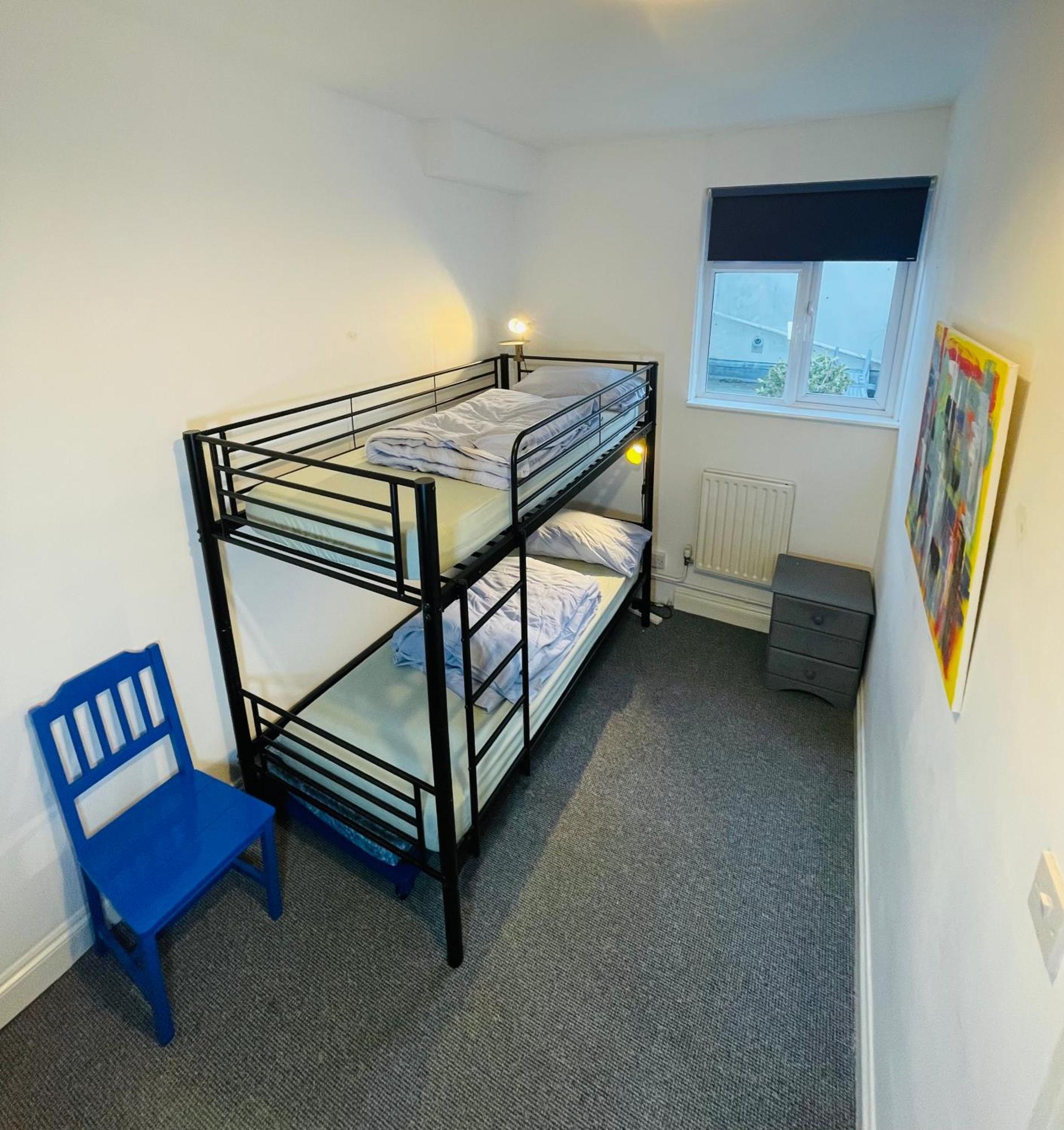 Ocean Backpackers Self-Catering Hostel Ilfracombe Buitenkant foto