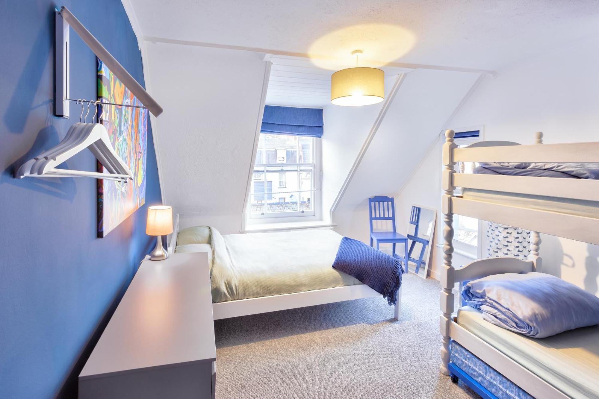 Ocean Backpackers Self-Catering Hostel Ilfracombe Buitenkant foto