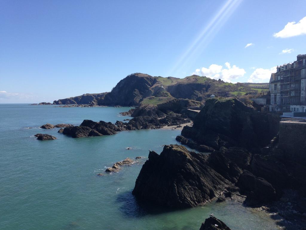 Ocean Backpackers Self-Catering Hostel Ilfracombe Buitenkant foto