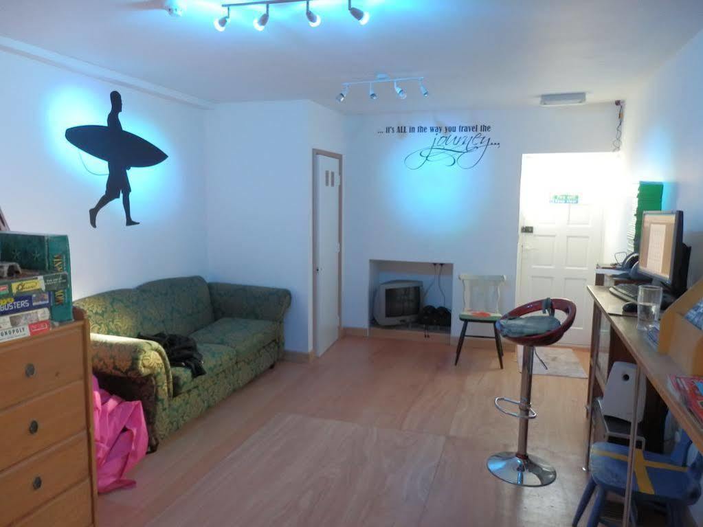 Ocean Backpackers Self-Catering Hostel Ilfracombe Buitenkant foto