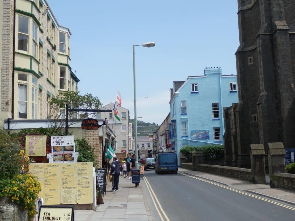 Ocean Backpackers Self-Catering Hostel Ilfracombe Buitenkant foto